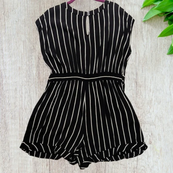 LOFT Black and White Striped Romper, Plus Size 18 GUC - Picture 2 of 6